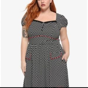 Coraline 2019 LAIKA black white red XS drees cotton-spandex short leaves